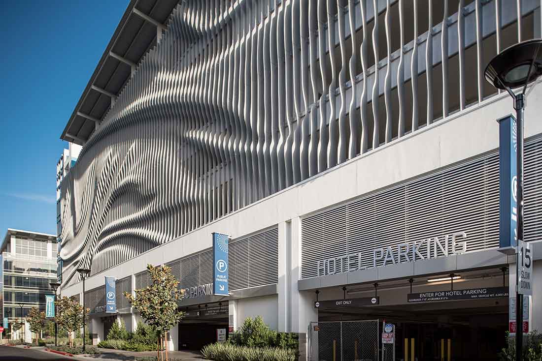 Architectural facade for the San Antonio Car Park with profile plates